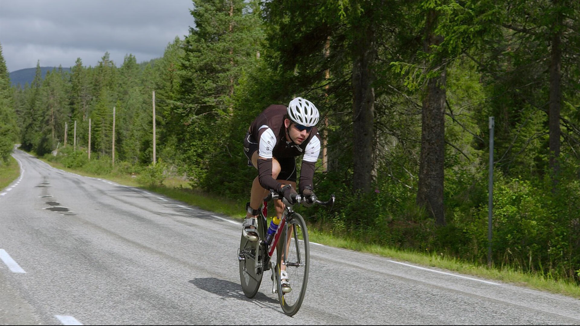 世界二人三球台球锦标赛中国队奋勇争先,三人台球怎么争夺冠军